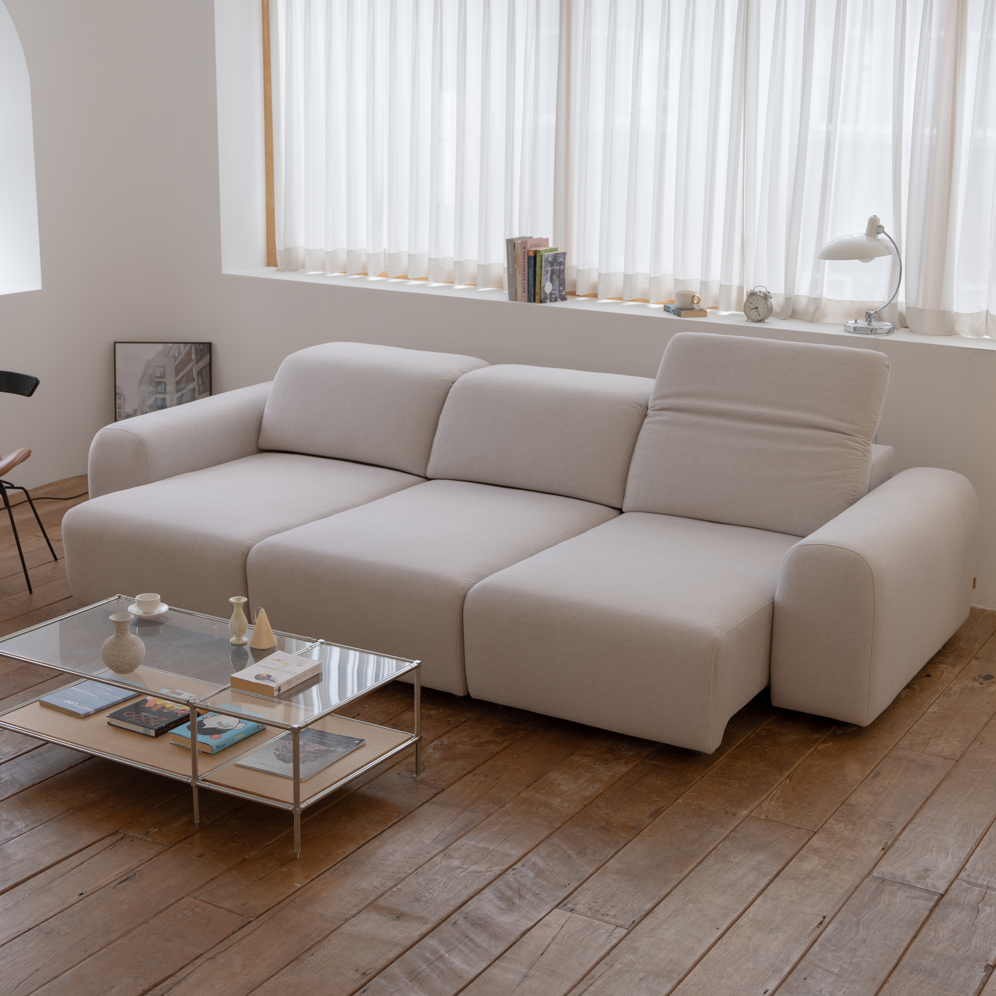 슬립 4인용 전동 리클라이너 이지클린 패브릭 슬라이드 기능성 모션 베이지 소파