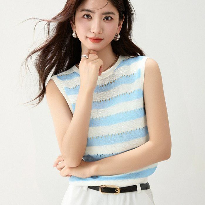봄 여름 여성 슬림핏 펀칭 스트라이프 민소매 니트 페미닌룩 데일리룩 캐주얼룩 라운드넥 - 상품 이미지