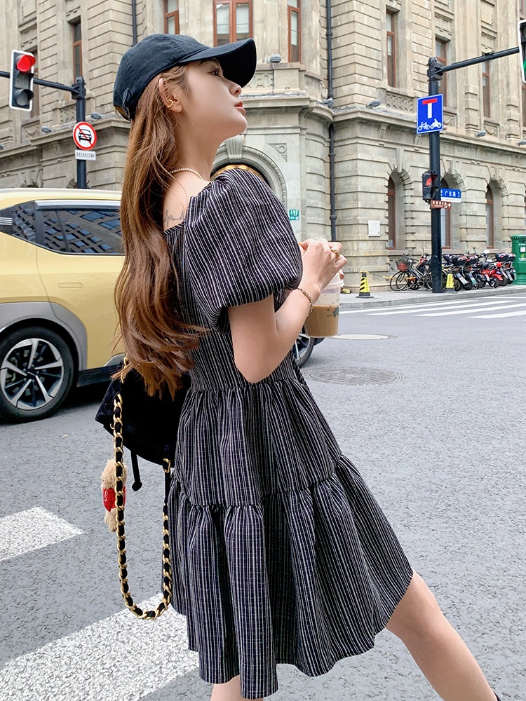 라운드넥 퍼프반팔 원피스 블랙스트라이프 리본 키작녀 패션 체형보정 데이트룩 귀여운디자인 - 상세 이미지 5