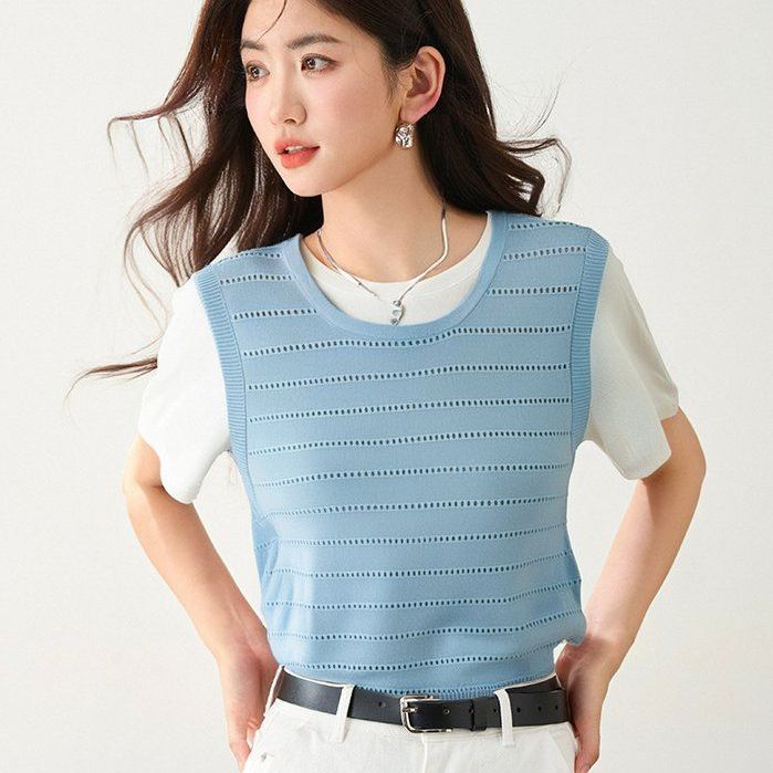 봄 여름 여성 슬림핏 펀칭 스트라이프 민소매 니트 베스트 캐주얼룩 데일리룩 라운드넥 - 메인 이미지