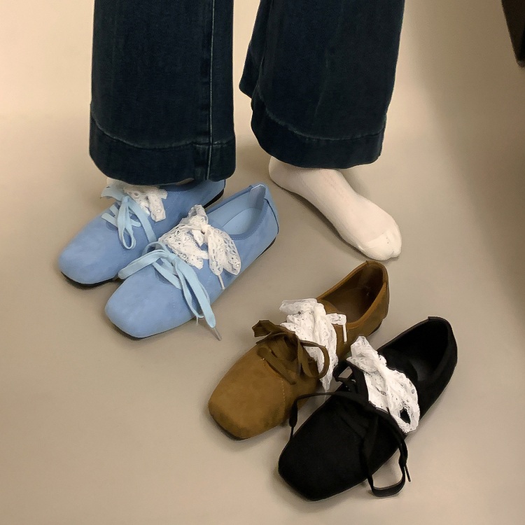스퀘어코 리본레이스매듭 스웨이드스니커즈 캐주얼 힙한 발레코어룩 느좋 패션 코디 신발 3컬러 - 상품 이미지