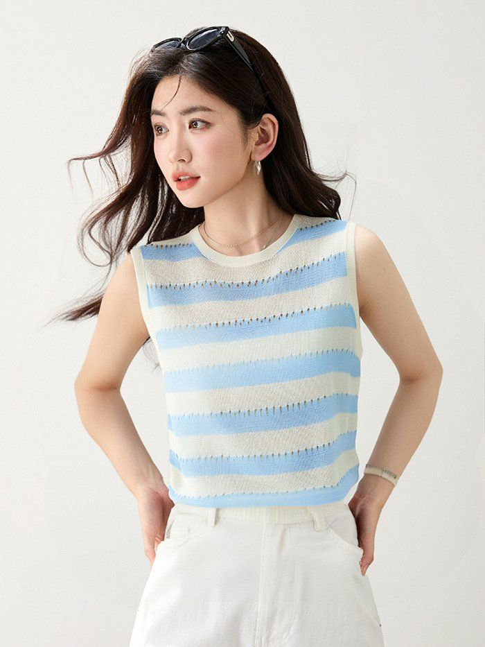봄 여름 여성 슬림핏 펀칭 스트라이프 민소매 니트 페미닌룩 데일리룩 캐주얼룩 라운드넥 - 상세 이미지 3