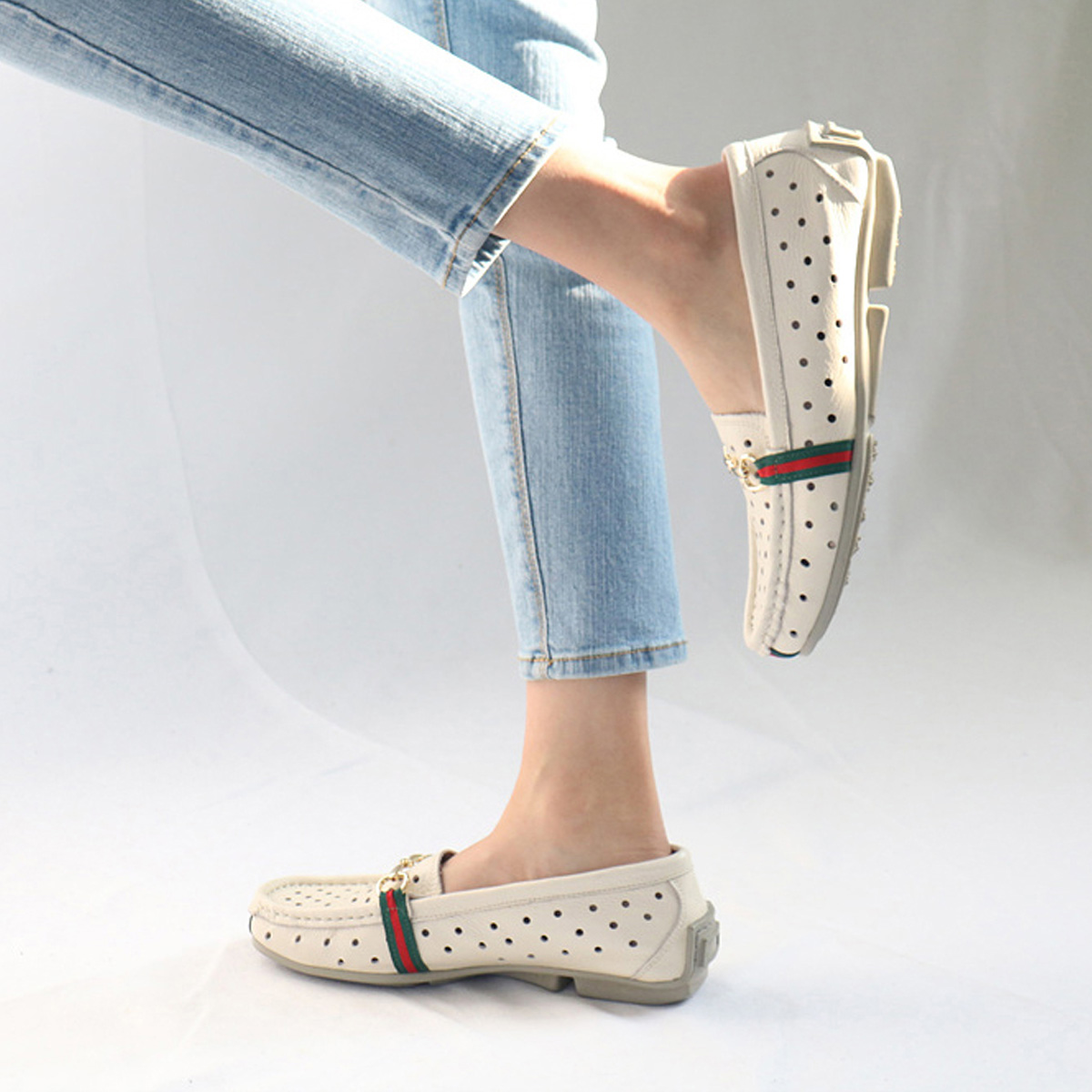 [GISSE 지쎄] 천연가죽 여성수제화 펀칭 통굽 로퍼 GIS-15279