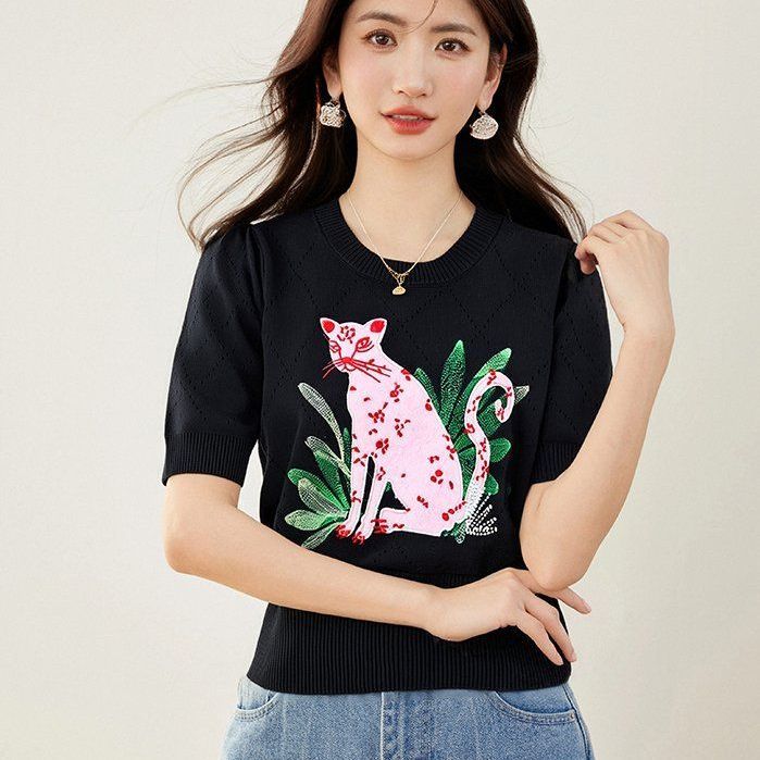 봄 여름 여성 슬림핏 고양이 프린트 반팔 니트 페미닌룩 데일리룩 펀칭 아가일 패턴 라운드넥 - 메인 이미지