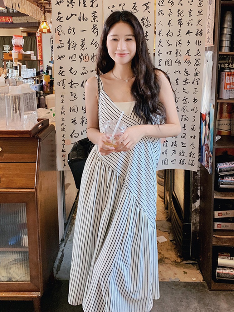 뷔스티에 스트라이프 롱원피스 루즈핏 캐주얼 사선 유니크 디자인 블루네이비 해변 휴가 여름 - 상세 이미지 4