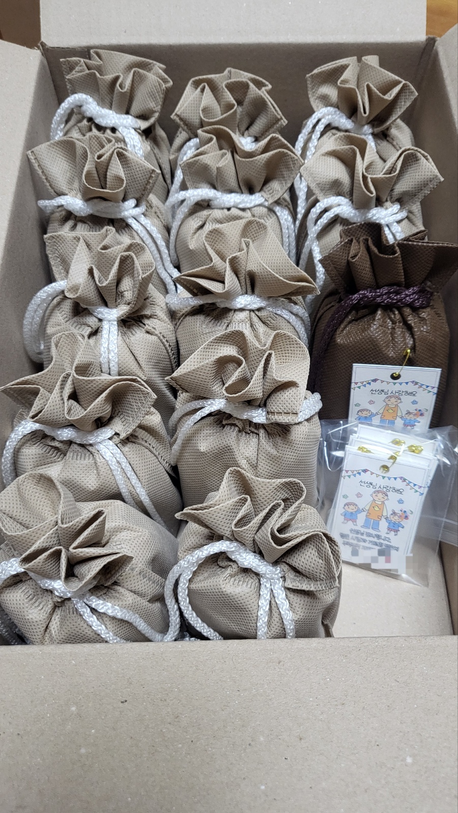 로얄비팜스 국산 프리미엄 아카시아꿀 자연산 야생화 벌꿀 천연꿀 250g - 상세 이미지 3