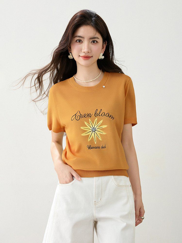 봄 여름 여성 슬림핏 플라워 레터링 반팔 니트 페미닌룩 데일리룩 라운드넥 자수 포인트 - 상세 이미지 5