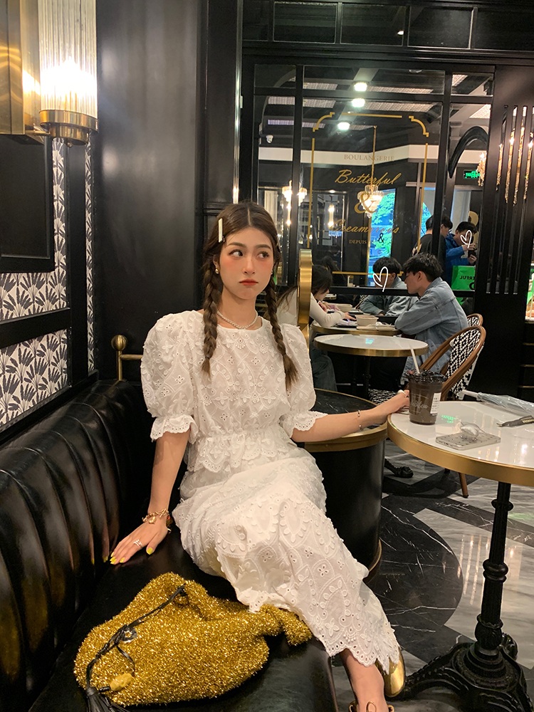 5부소매 펀칭 자수크롭블라우스 뒷리본포인트 봄여름 공주풍 레이스 예쁜 루즈핏 디자인 화이트 - 상세 이미지 3