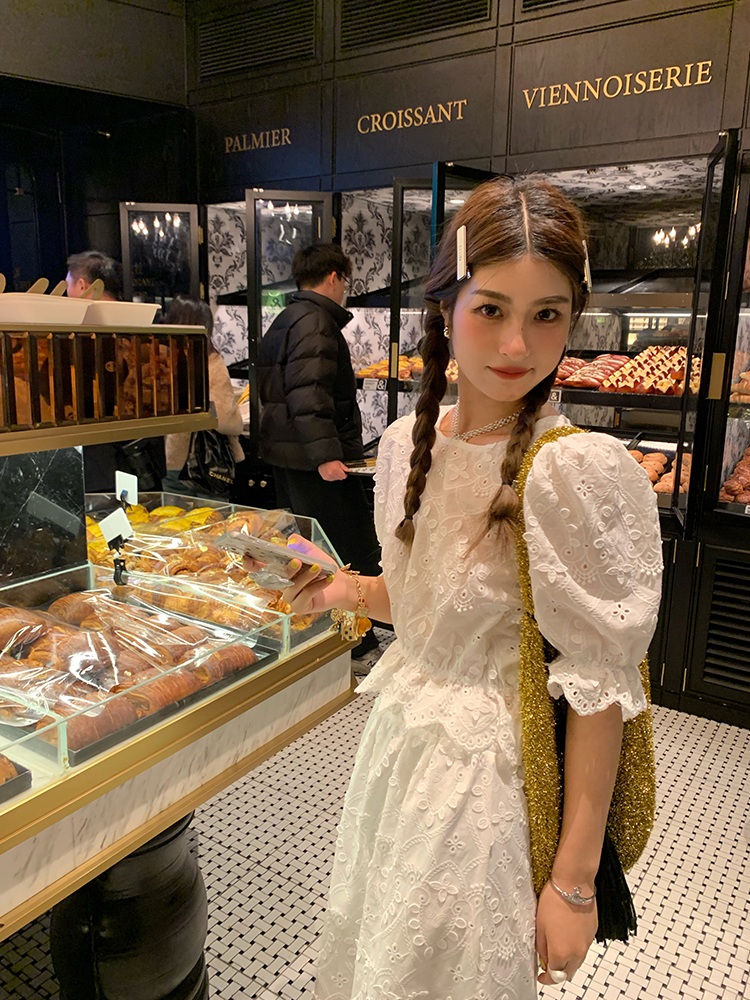 5부소매 펀칭 자수크롭블라우스 뒷리본포인트 봄여름 공주풍 레이스 예쁜 루즈핏 디자인 화이트 - 상세 이미지 4