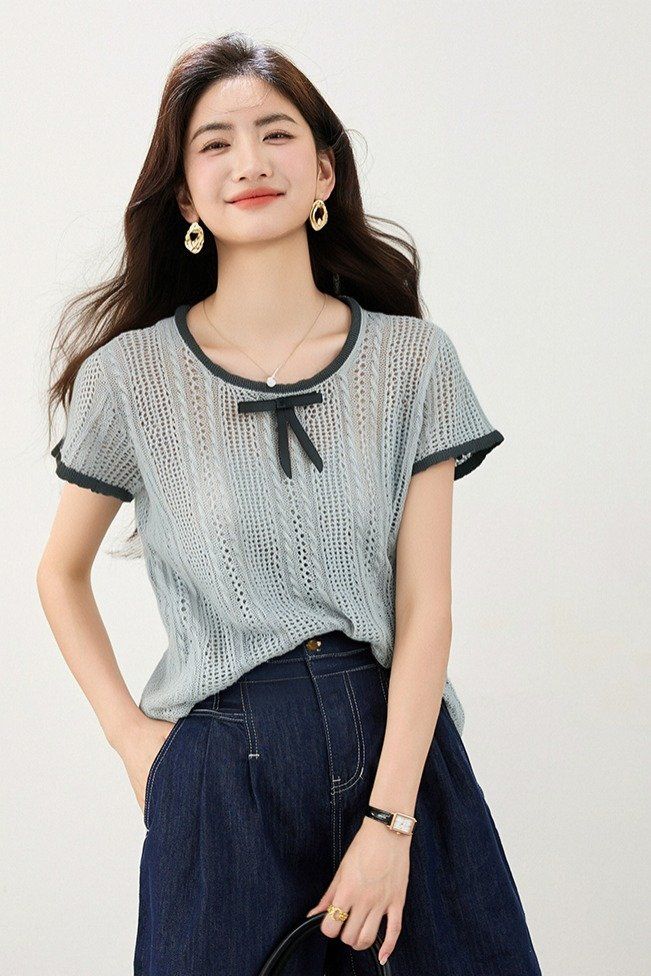 봄 여름 여성 슬림핏 펀칭 반팔 니트 페미닌룩 로맨틱룩 라운드넥 배색 리본 포인트 시스루 - 상세 이미지 5