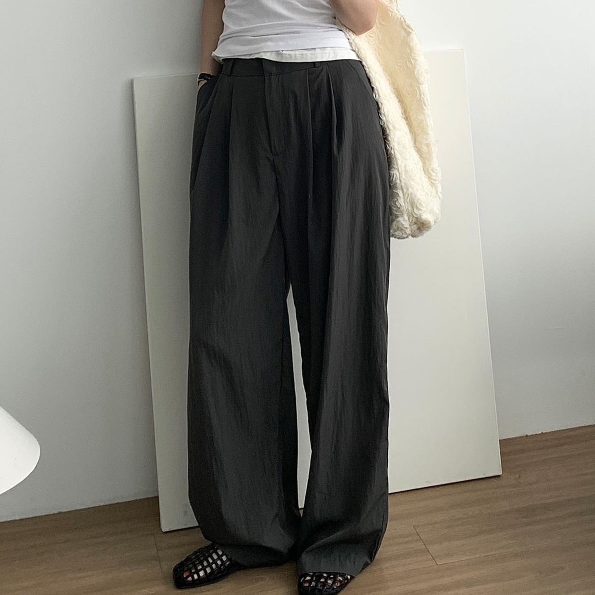 [일부당일] 썸머 위크 슬랙스 후들 얇은 시원한 핀턱 와이드 슬랙스 웨어링무드 (4c) - 상품 이미지