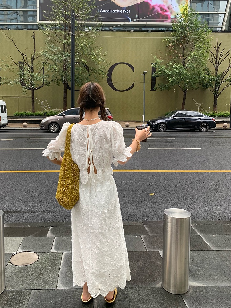 5부소매 펀칭 자수크롭블라우스 뒷리본포인트 봄여름 공주풍 레이스 예쁜 루즈핏 디자인 화이트 - 상세 이미지 2
