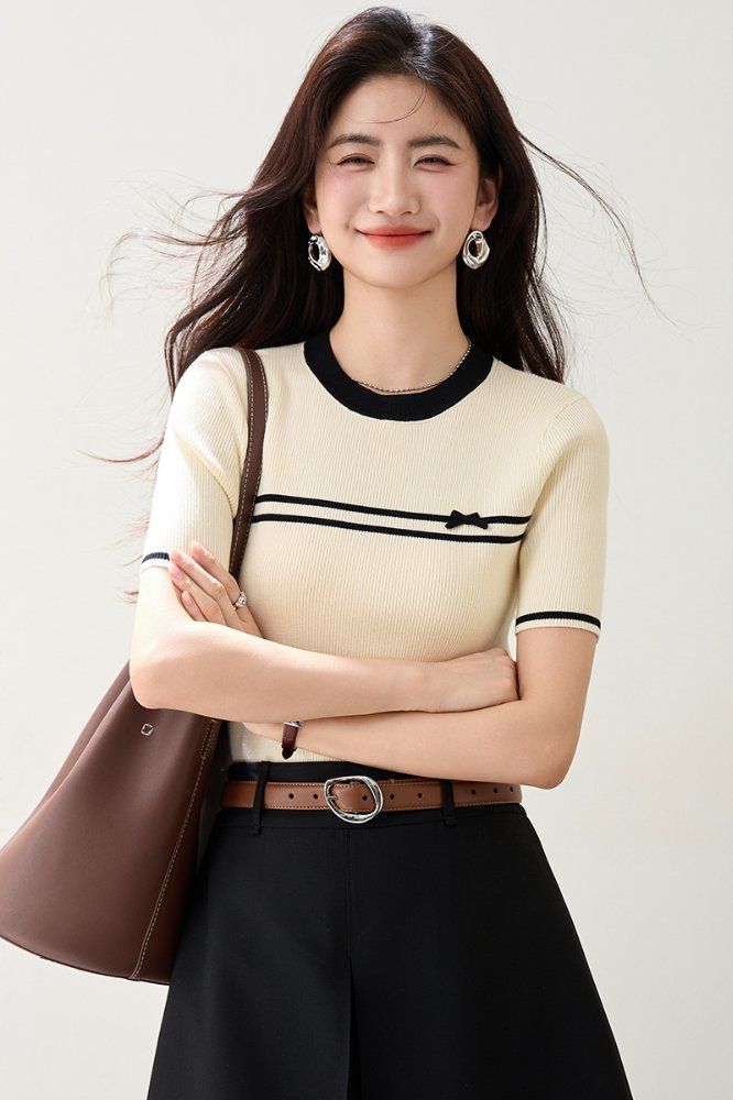 봄 여름 여성 슬림핏 배색 라인 반팔 니트 페미닌룩 클래식룩 라운드넥 리본 포인트 골지 - 상세 이미지 4