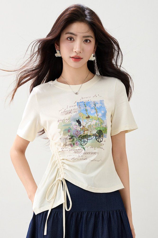 봄 여름 여성 슬림핏 일러스트 프린트 반팔 티셔츠 심플룩 데일리룩 셔링 스트링 라운드넥 - 상세 이미지 5