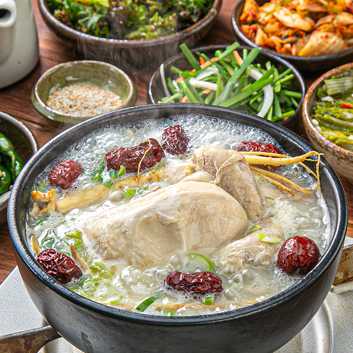 제철밥상 100% 국내산 수제 삼계탕 1.3kg - 상품 이미지