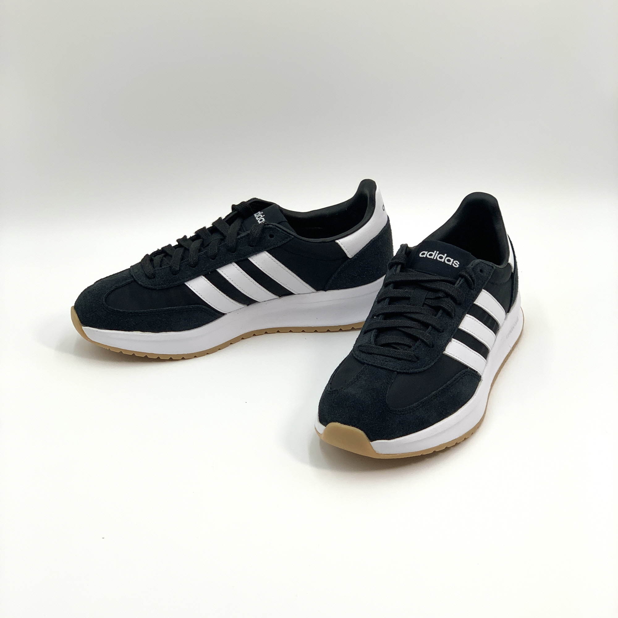 [국내매장판] 아디다스 남여공용 런닝화 데일리 슈즈 커플 중고등학생 RUN 운동화 블랙화이트(런70S), M280