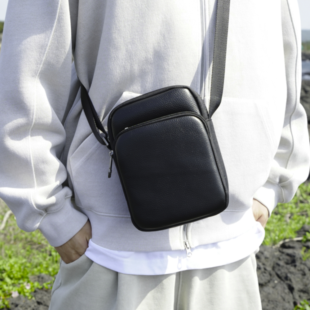 [맨백] 소가죽 미니 크로스백 남자 여행용 가방 BPI646D