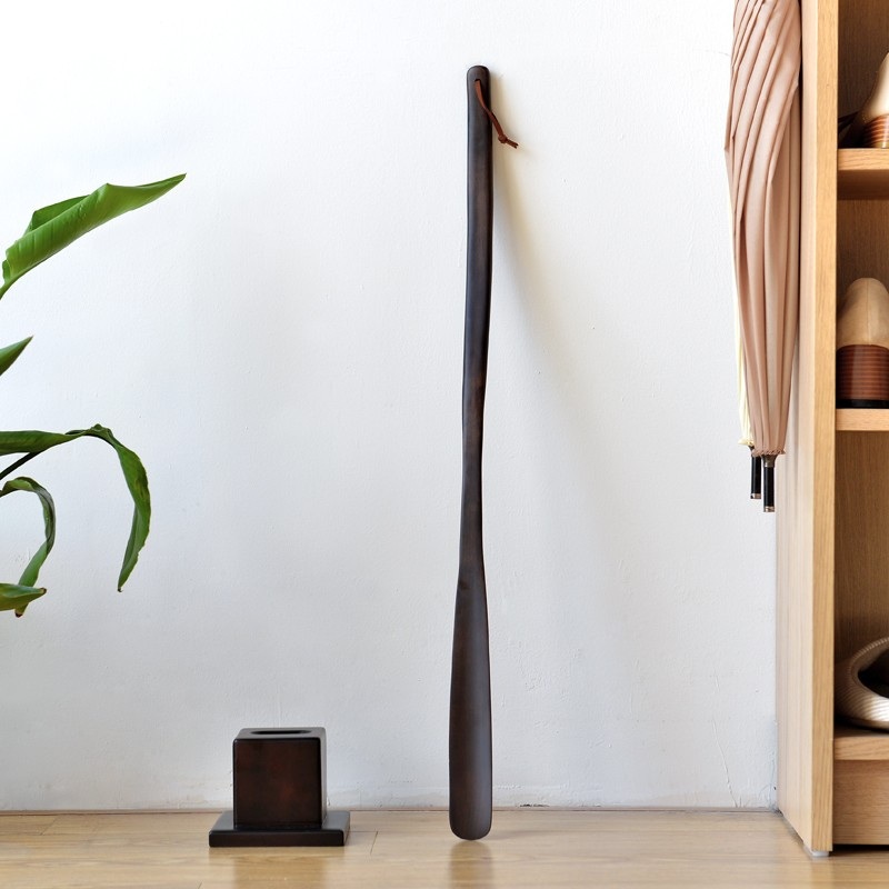 고급 구두주걱 럭셔리 스텐드 구두용품 구두칼 롱 스틸 신발 헤라 호텔 브라운 65cm 1개 - 상품 이미지