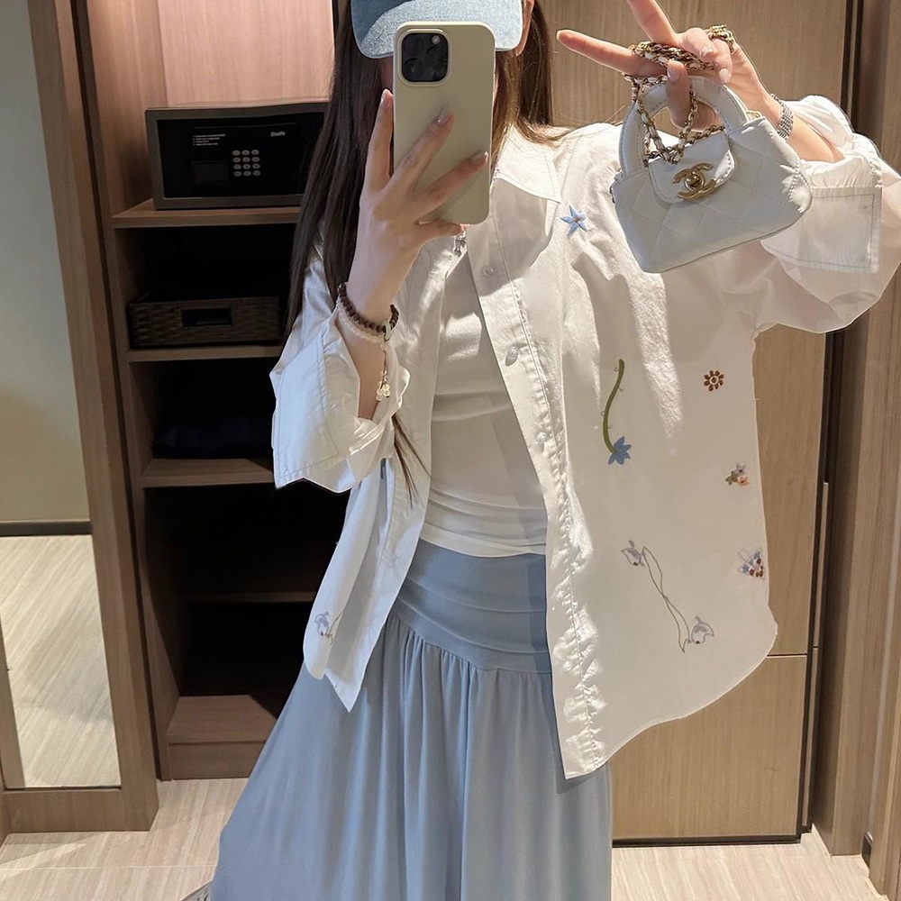 꽃자수 루즈핏 긴팔셔츠 여름 나시위레이어드 햇빛차단 봄 여름 캐주얼 유니크디자인 화이트 - 상품 이미지