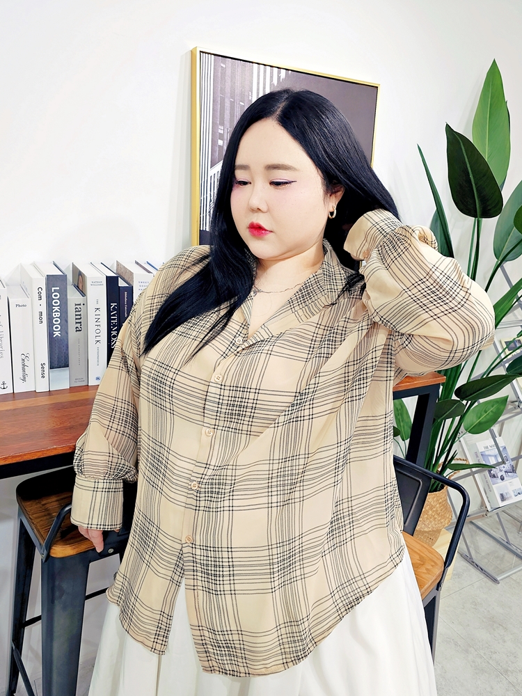 1+1 남녀공용 (나나사이즈) 빅사이즈 투명한 시폰 시스루 체크 오버핏 남방 셔츠 (2c) - 메인 이미지
