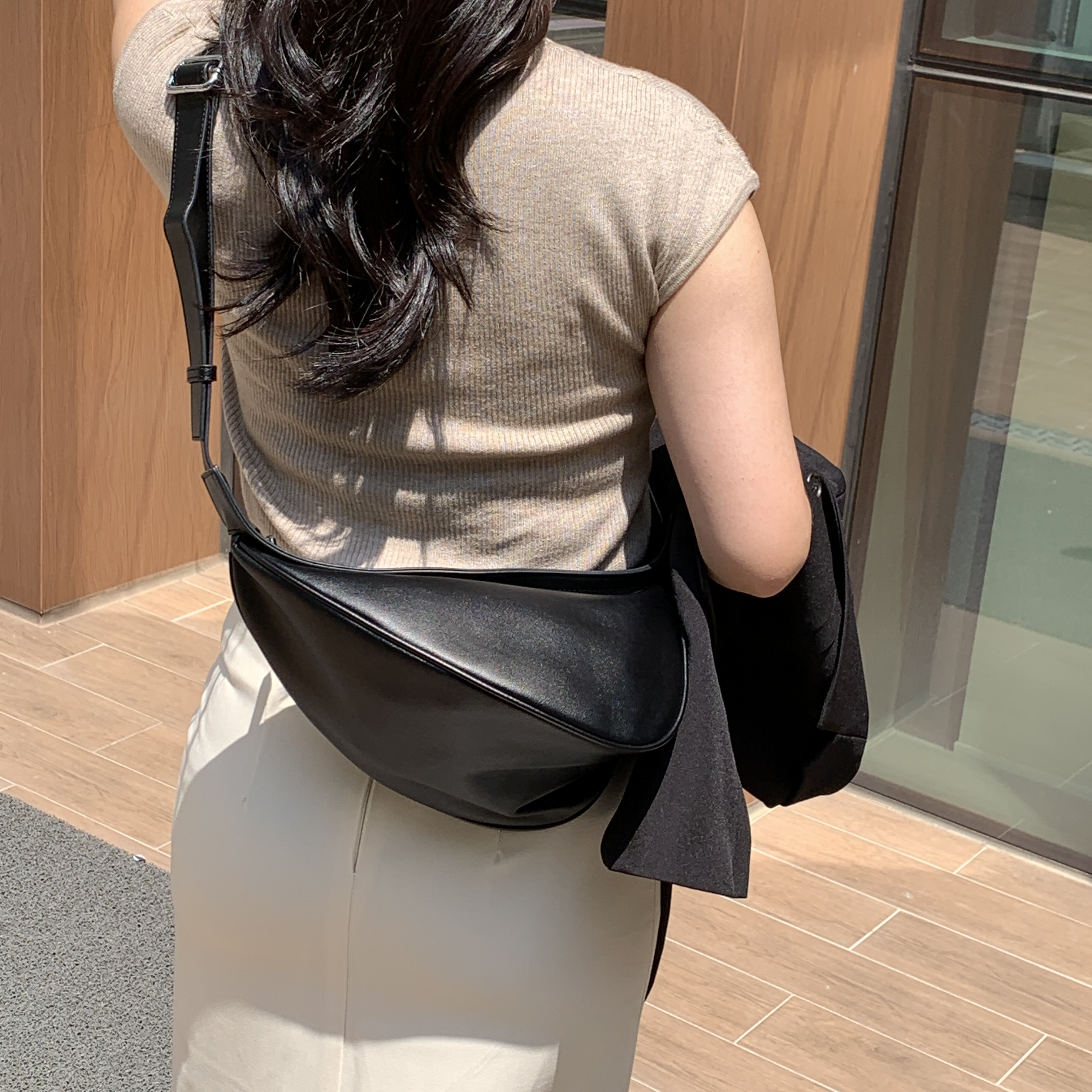 바나나 크로와상백 유럽여행가방 반달크로스백