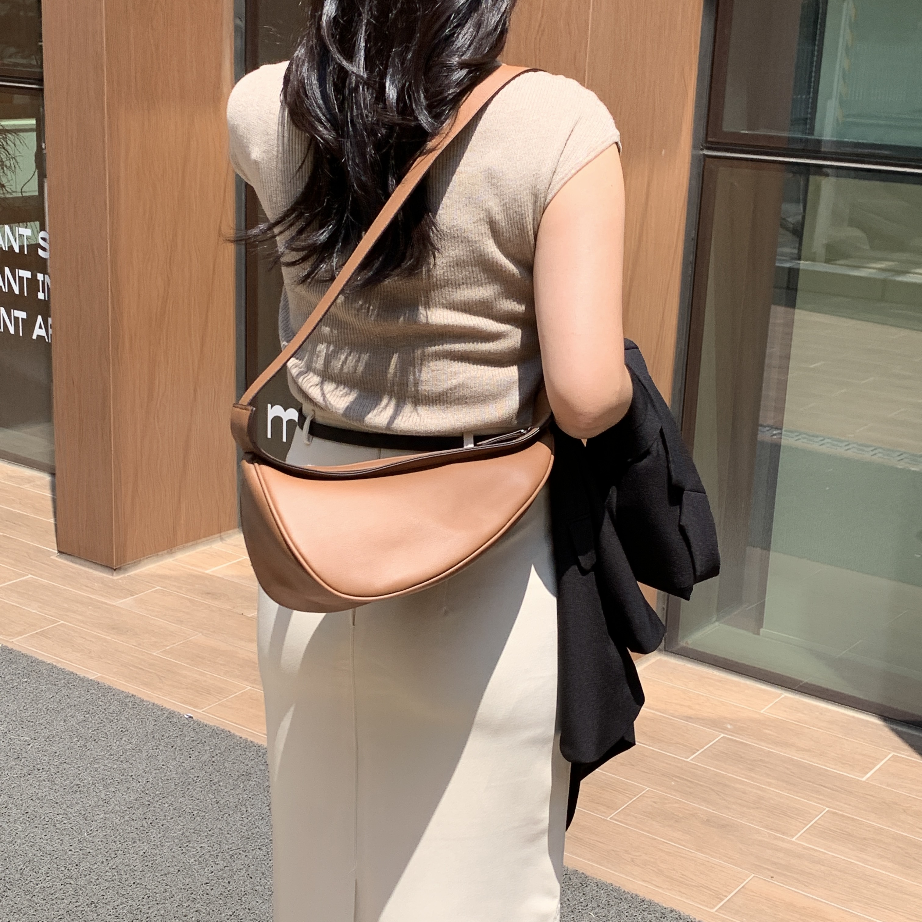 바나나 크로와상백 유럽여행가방 반달크로스백