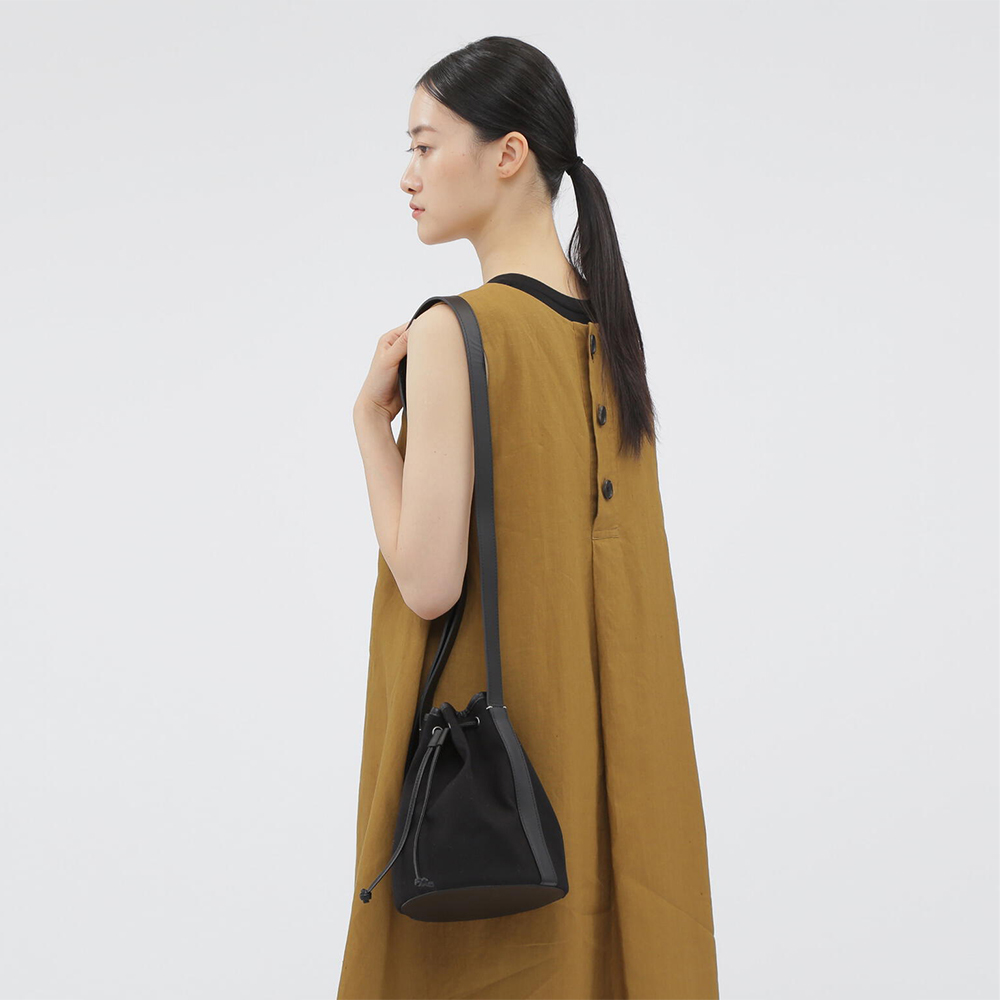 마가렛호웰 숄더백 NYLON CANVAS & SMOOTH LEATHER 가방 5785171030 - 상품 이미지