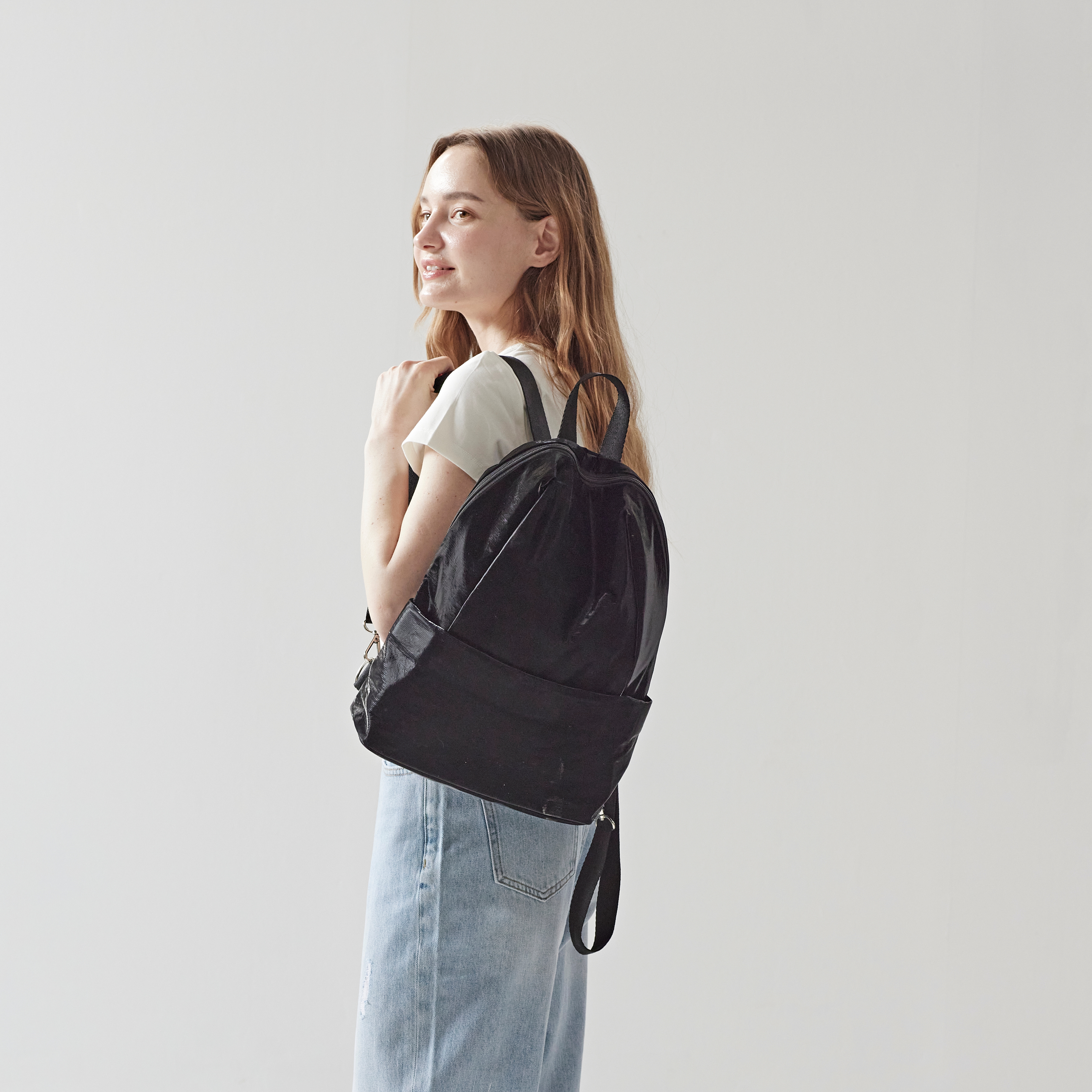 경량백팩 가벼운 여행용 글로시 데일리 여성백팩 이미지 6