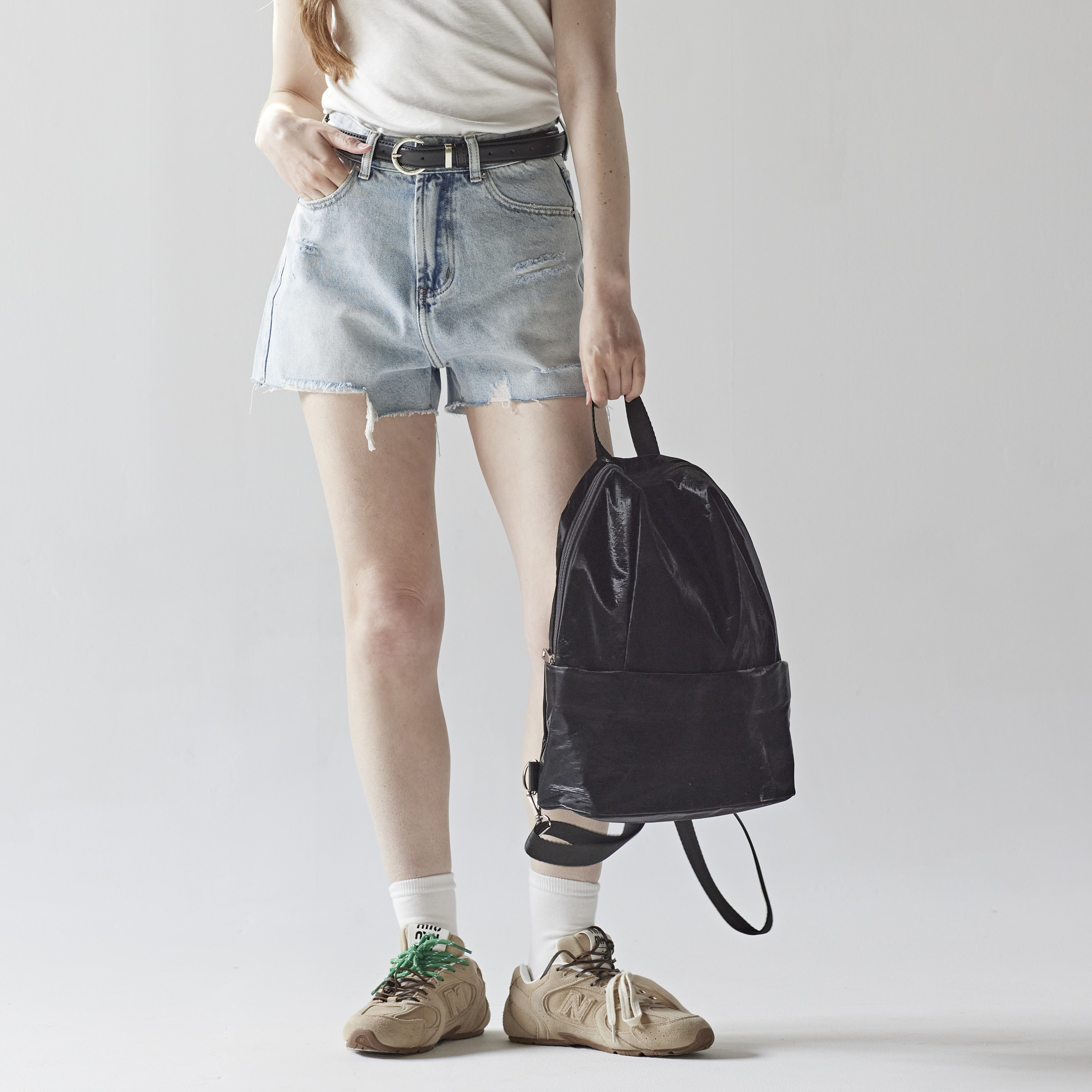 경량백팩 가벼운 여행용 글로시 데일리 여성백팩