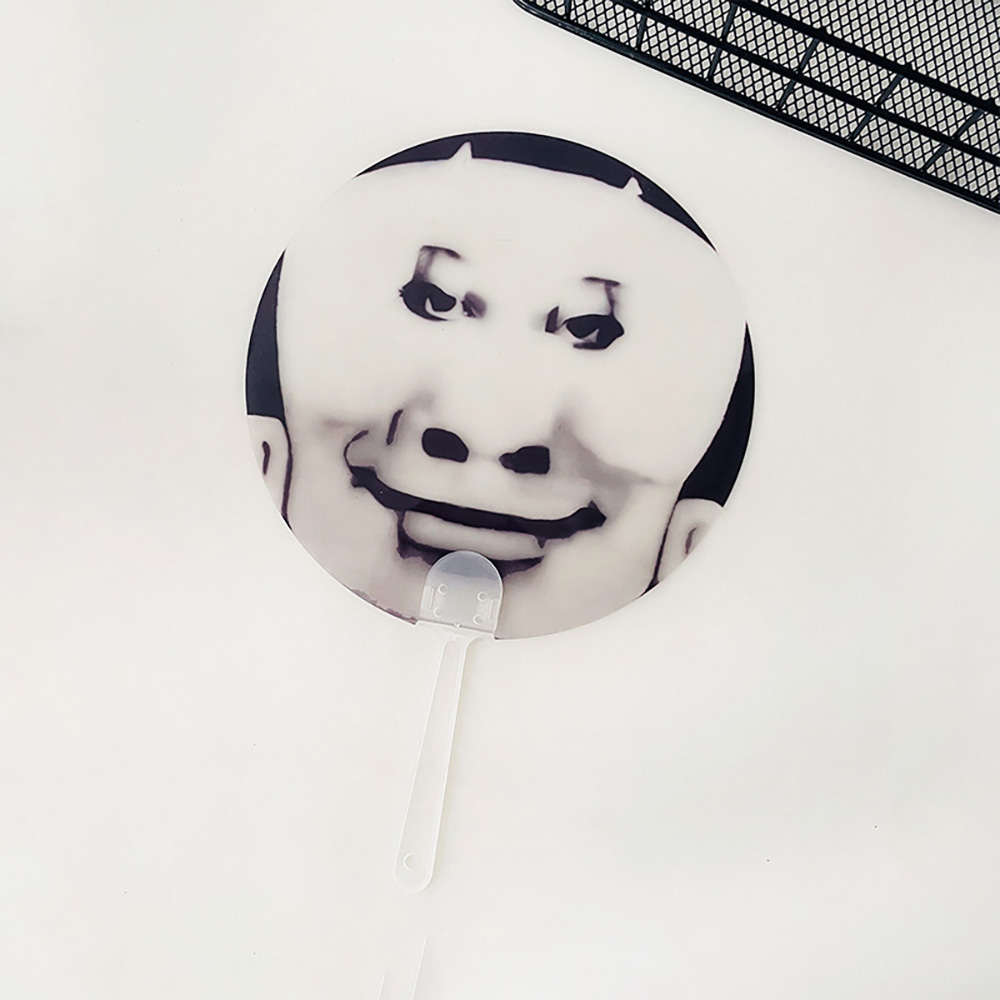 4가지 디자인 투명부채 다양한 얼굴표정 재밌는 선물 킹받는 쓸데없는 인싸템 레이디가가부채 - 상세 이미지 4