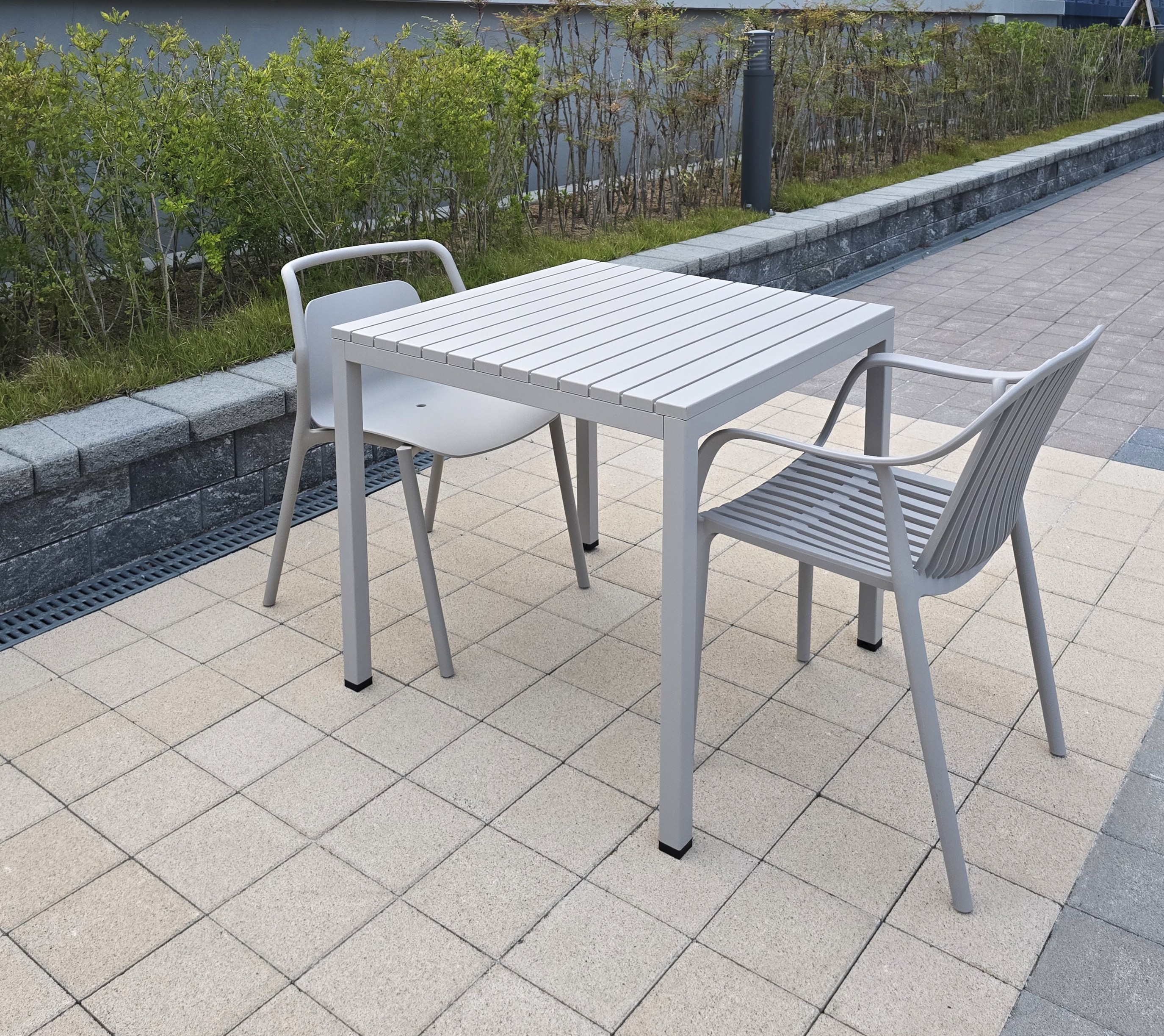 카디가구 야외테이블세트 2인 플라스틱 철제 카페 야외 테이블