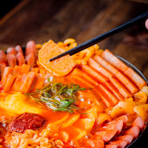 [빨간음식연구소] 햄폭격 부대찌개 밀키트 530g 2팩 (2,3인분) 맛있게 먹은 솔직 후기 - 상품 이미지 2