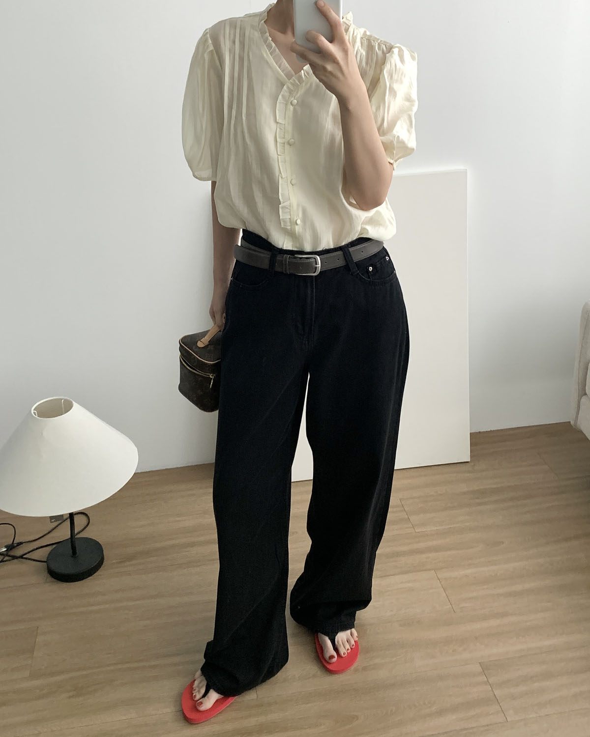 [SALE] 릴리 블라우스 텐셀 프릴 콩단추 여름 실키 반팔블라우스 웨어링무드 (2c) - 상세 이미지 5