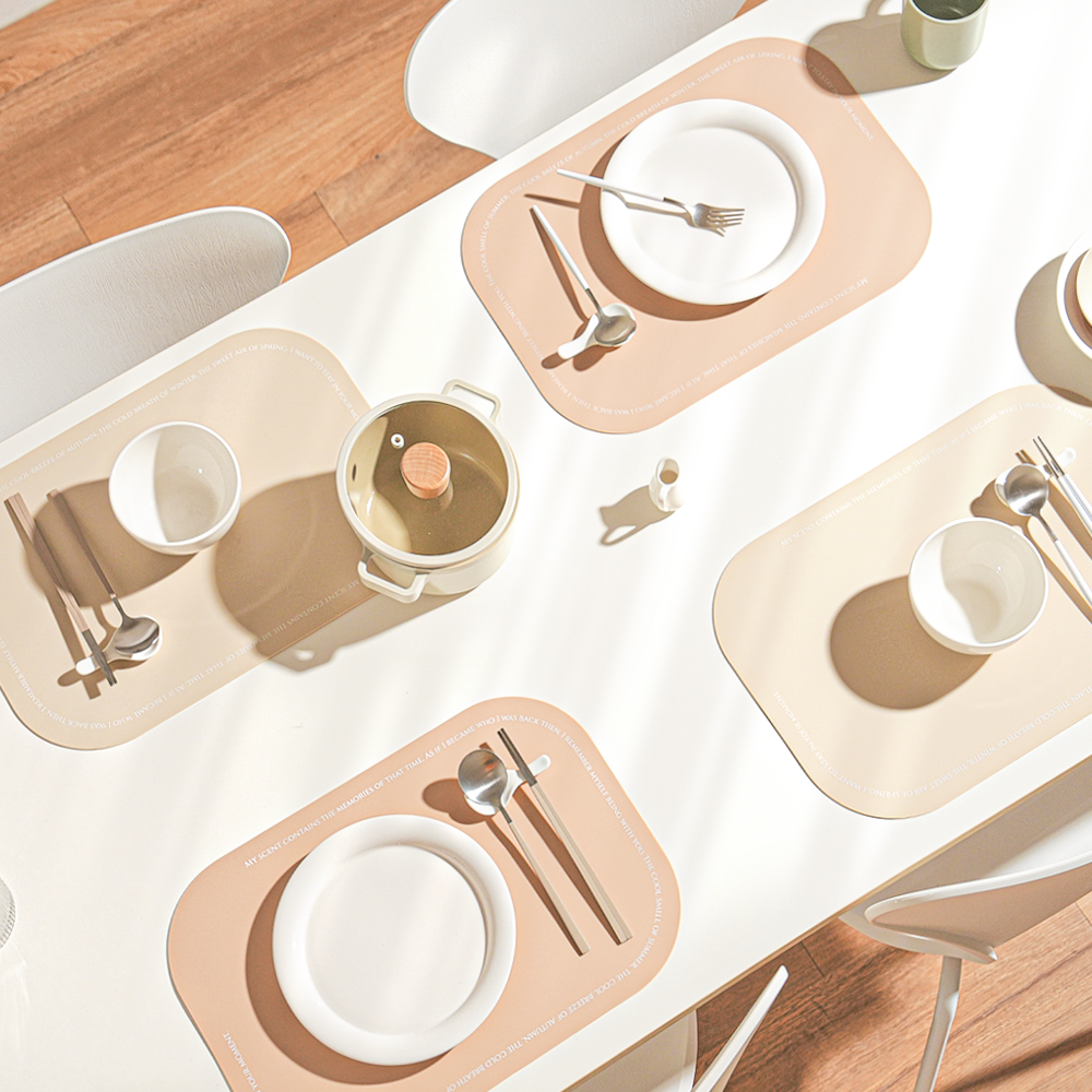 [네이버 단독구성] 하루의공간 레터링 실리콘 식탁매트 4인 세트 신혼 부부 집들이 선물