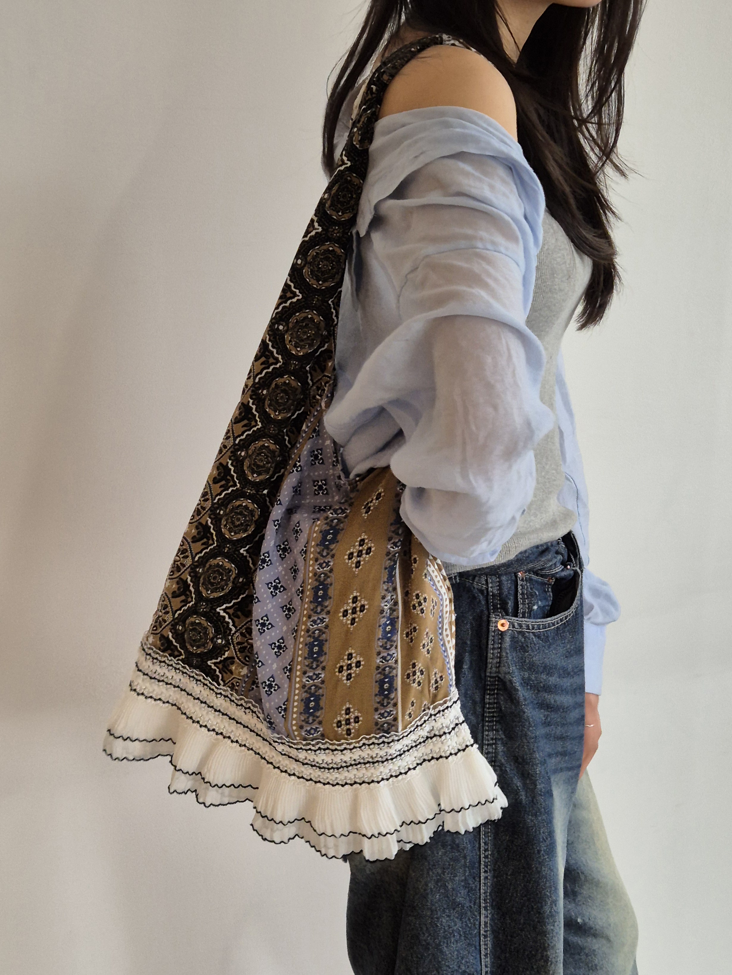 [리햅] 에쥬 페이즐리 레이스백 셔링 디테일 감성 여름 에스닉 숄더백