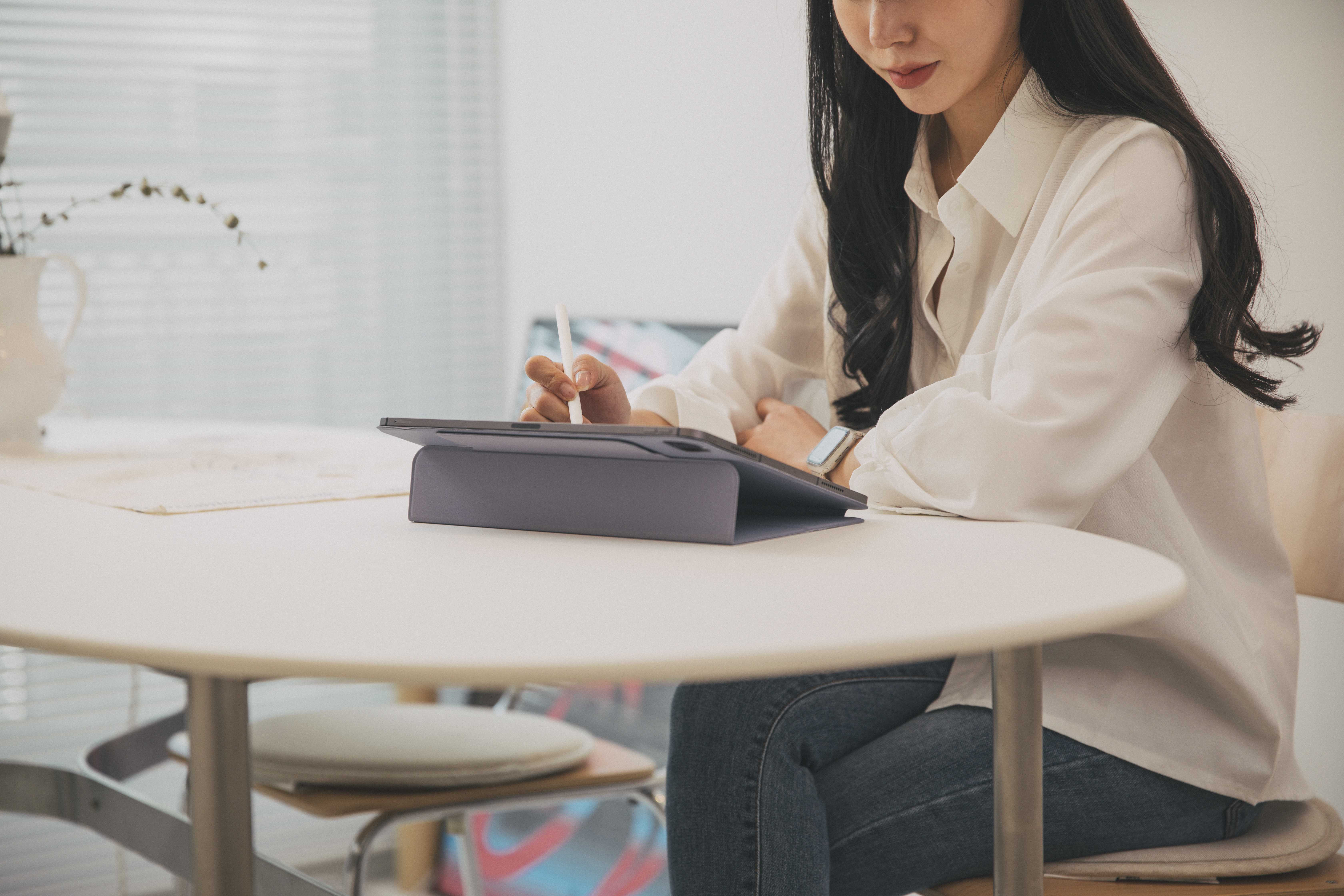 모키보 프리앵글 SLIM 각도조절이 되는 아이패드케이스 거치대 커버 펜슬수납 마그네틱 - 프로11인치 - 상세 이미지 3