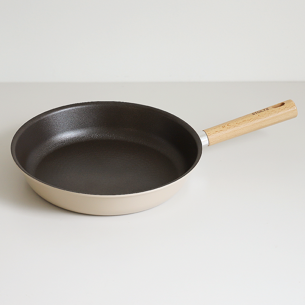 STOLTZ 슈톨츠 초코 쿡웨어 IH 프라이팬 30cm 원목손잡이 통주물 후라이팬 - 메인 이미지