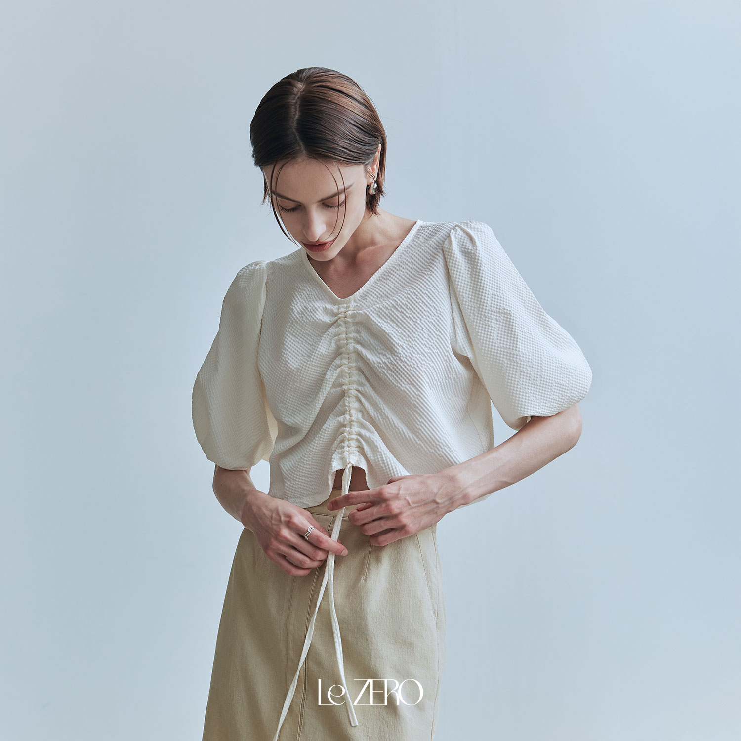 [제로스트릿] 르제로 시어서커 스트링 블라우스 LeZERO SEERSUCKER STRING BLOUSE / CREAM - 상세 이미지 3