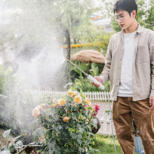 맨사템 무선 안개분사 세차 충전식 자동 전동 분무기 5M 실사용 후기 | 효과 있을까? - 상품 이미지 4