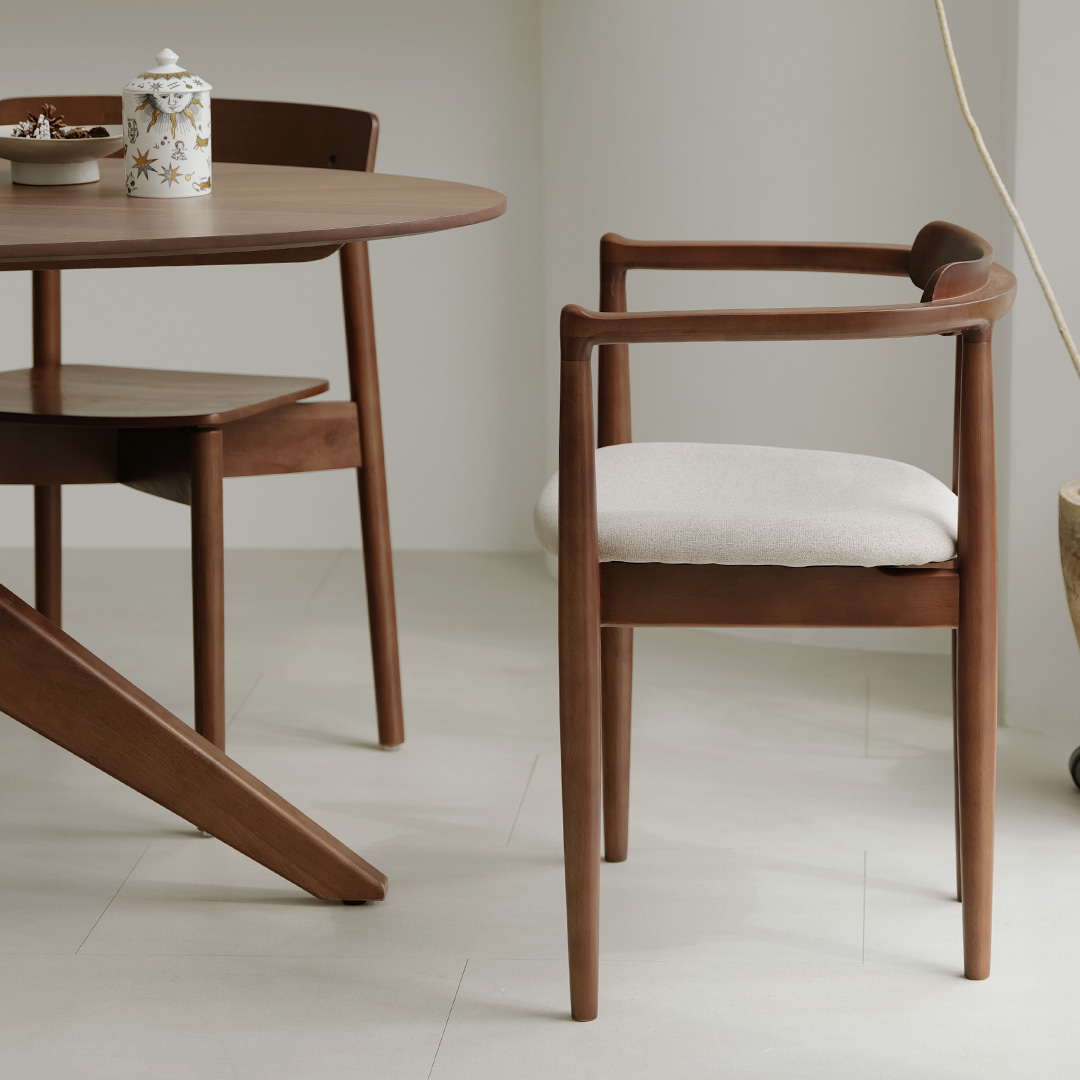 자야캠핑 포르보 1923 월넛 원목 인테리어 카페 식탁 쿠션 의자 암체어