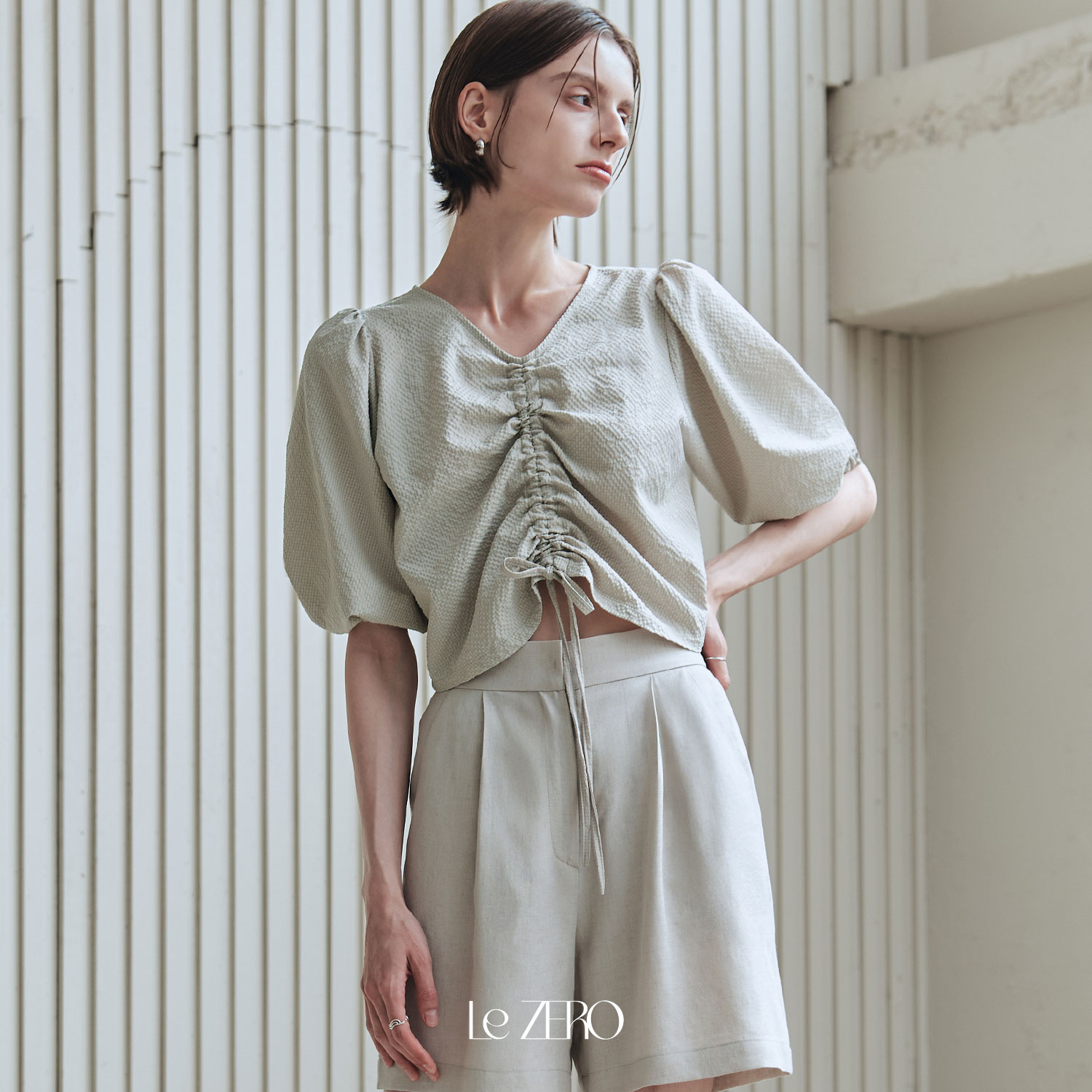[제로스트릿] 르제로 시어서커 스트링 블라우스 LeZERO SEERSUCKER STRING BLOUSE / KHAKI BEIGE - 상세 이미지 3