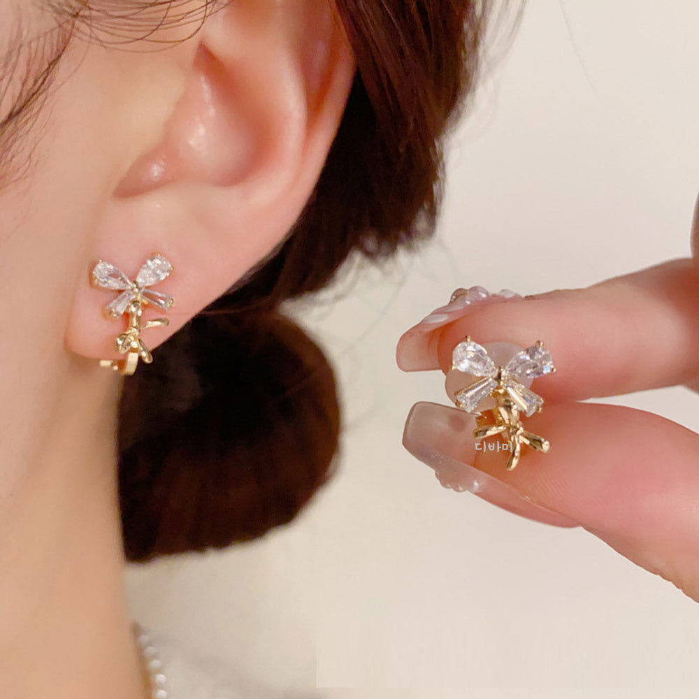 큐빅 14K 꽃 귀안뚫는귀걸이 귀찌 14K 무알러지 이어링 - 메인 이미지