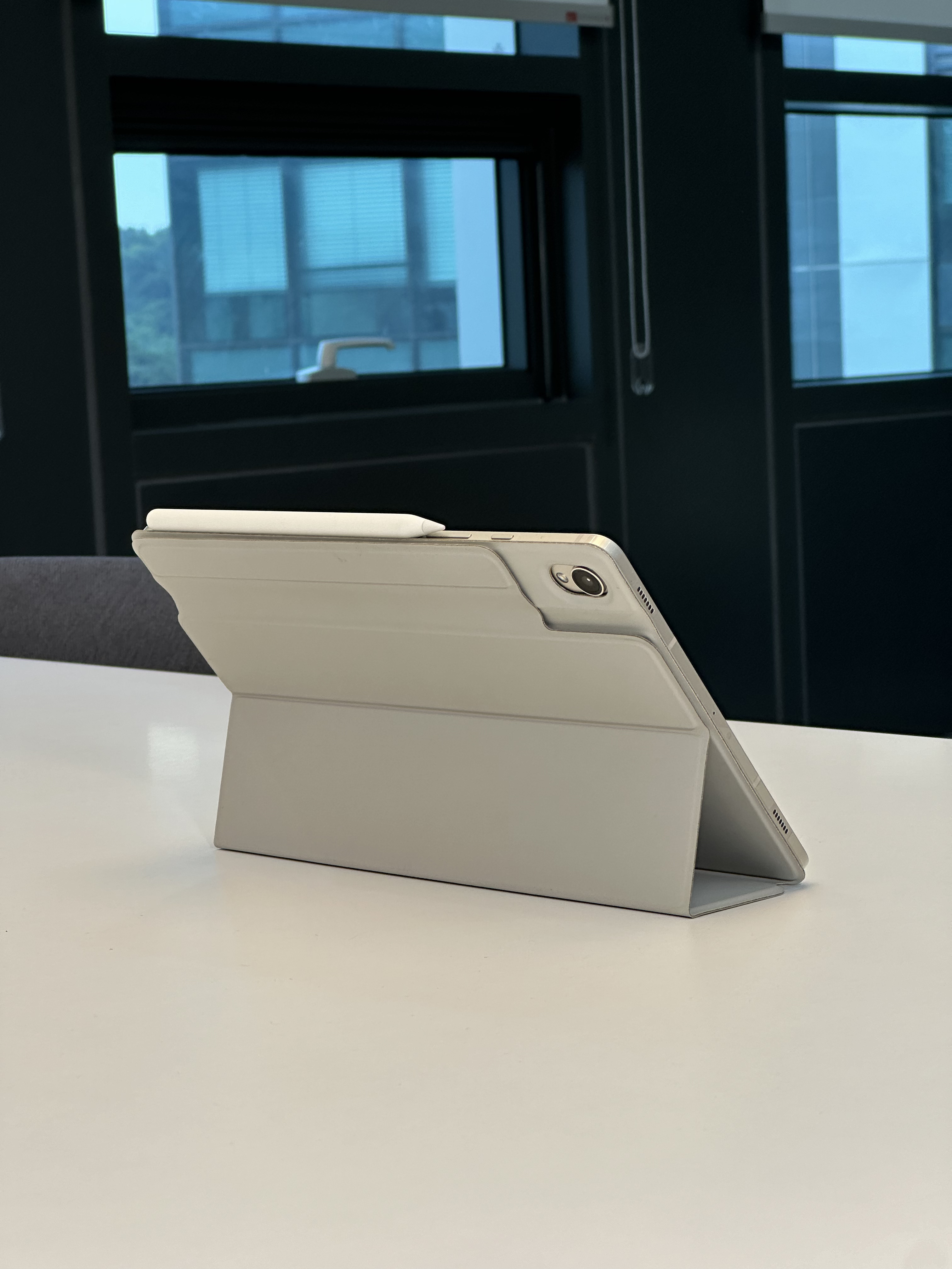 모키보 프리앵글 SLIM 각도조절이 되는 아이패드케이스 거치대 커버 펜슬수납 마그네틱 - 프로11인치 - 상세 이미지 4