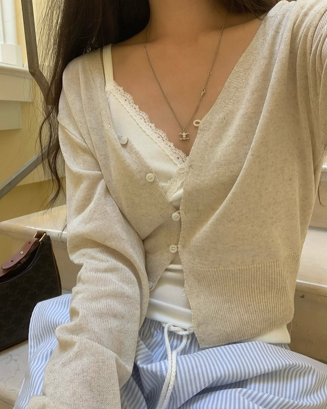 오버무드 여성 여름 크롭 긴팔 살안타템 브이넥 루즈핏 린넨 가디건 3color