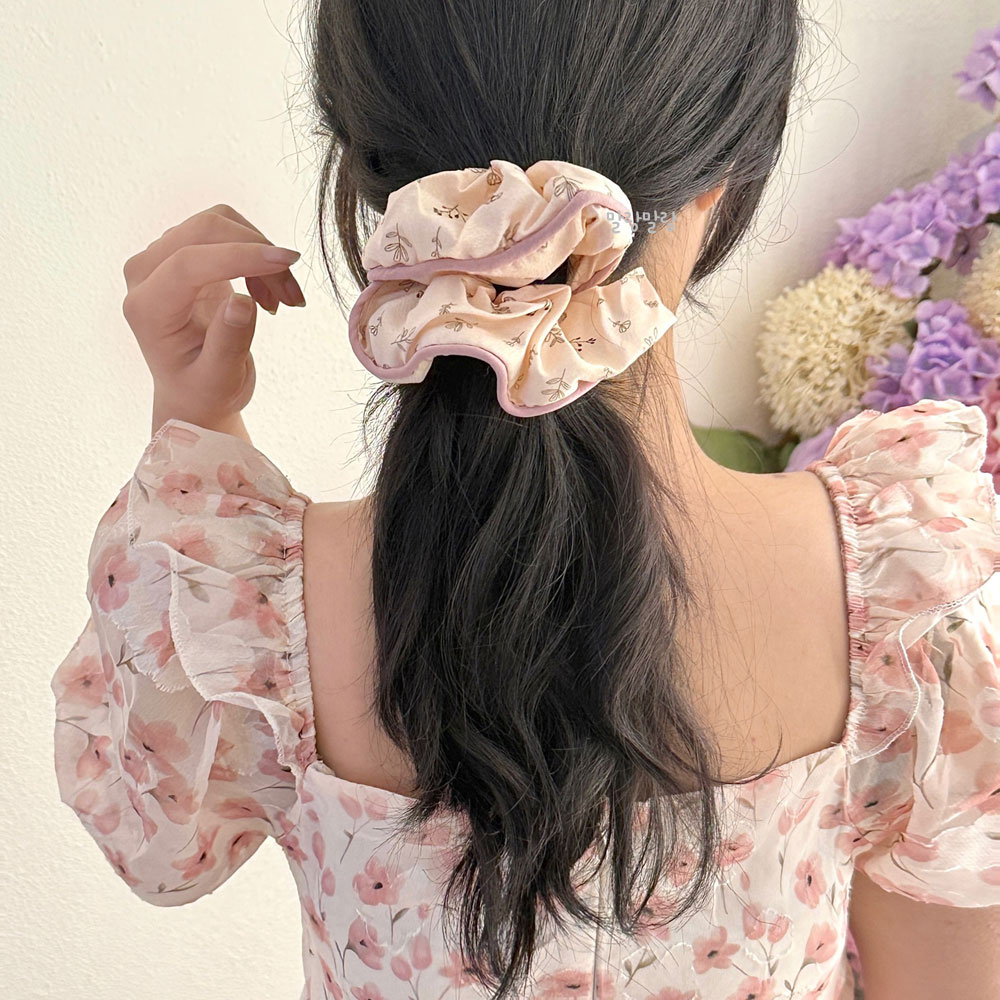 플라워 패턴 배색 곱창머리끈 예쁜 헤어슈슈 귀여운 스크런치 데일리 곱창밴드 - 상품 이미지