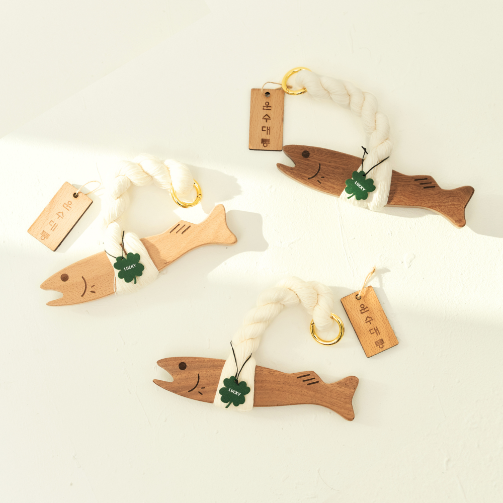 행운 현관 액막이 명태 북어 명주실 선물 집들이 나무 액막이 명태 자석 인형 걸이
