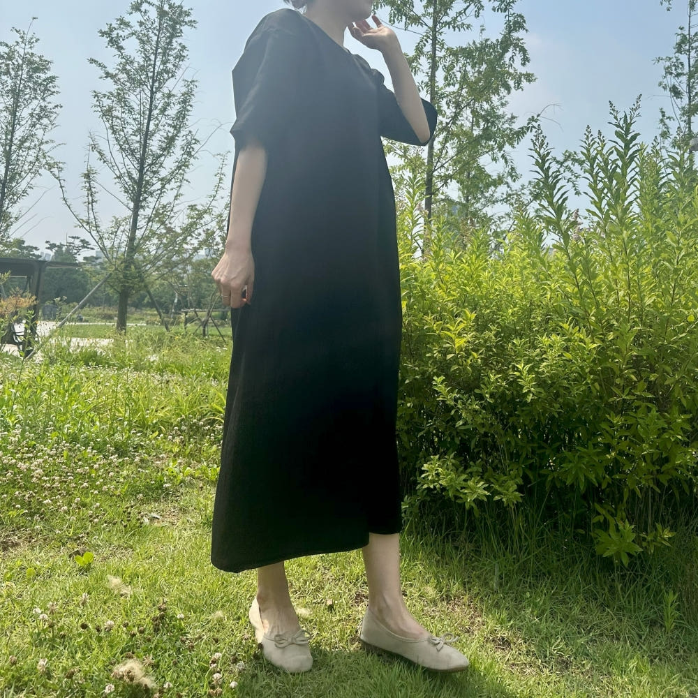 브이넥 뒷셔링 원피스 전면