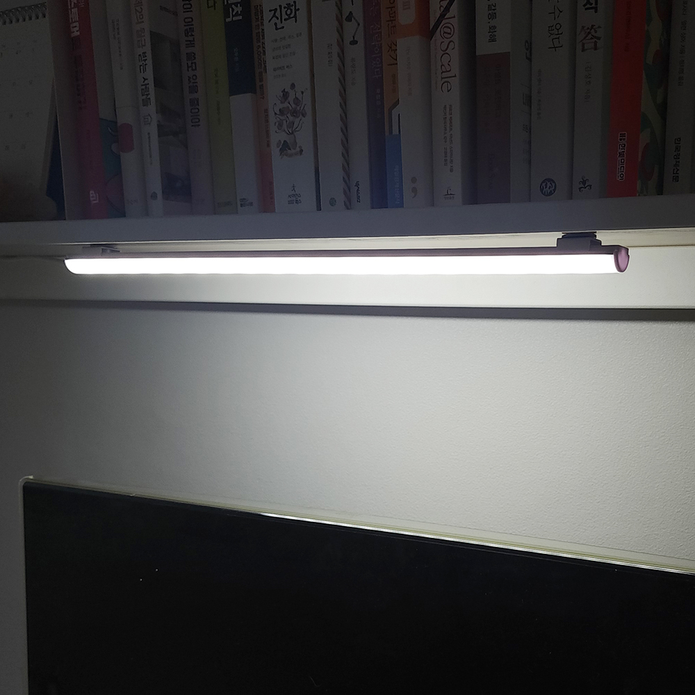 노바리빙 led 플러그 라이트 200 책상 조명 막대 독서등 USB 전원 - 상품 이미지