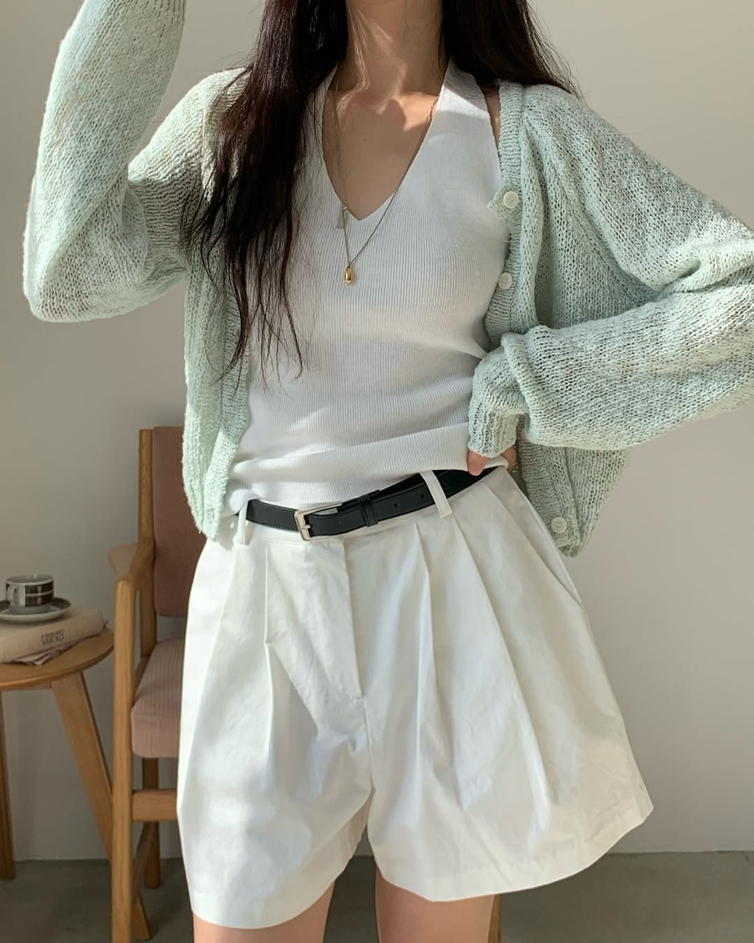 오버무드 여성 투 핀턱 코튼 하프 면바지 버뷰다 여름 팬츠 3color - 상품 이미지