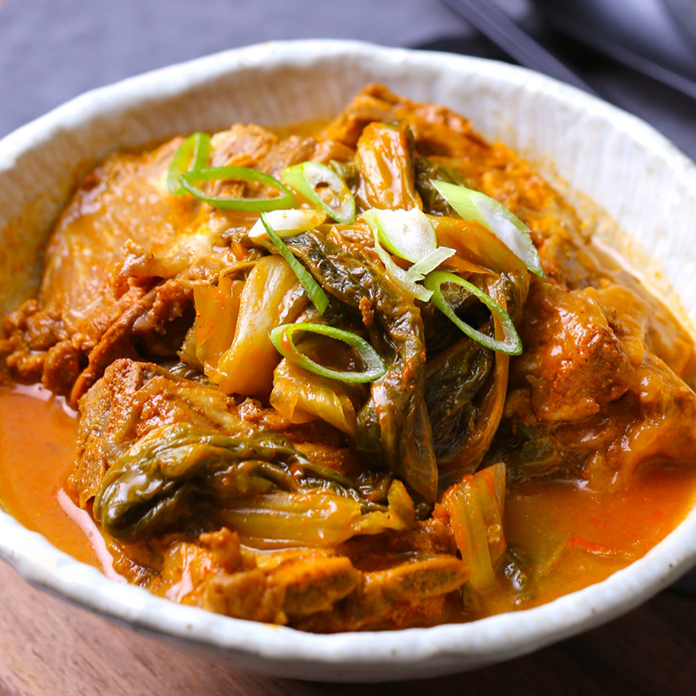 [무료배송] 우거지 가득 뼈해장국 1kg x 4팩 푸짐한 감자탕 시래기 캠핑음식 국밥 이미지 6